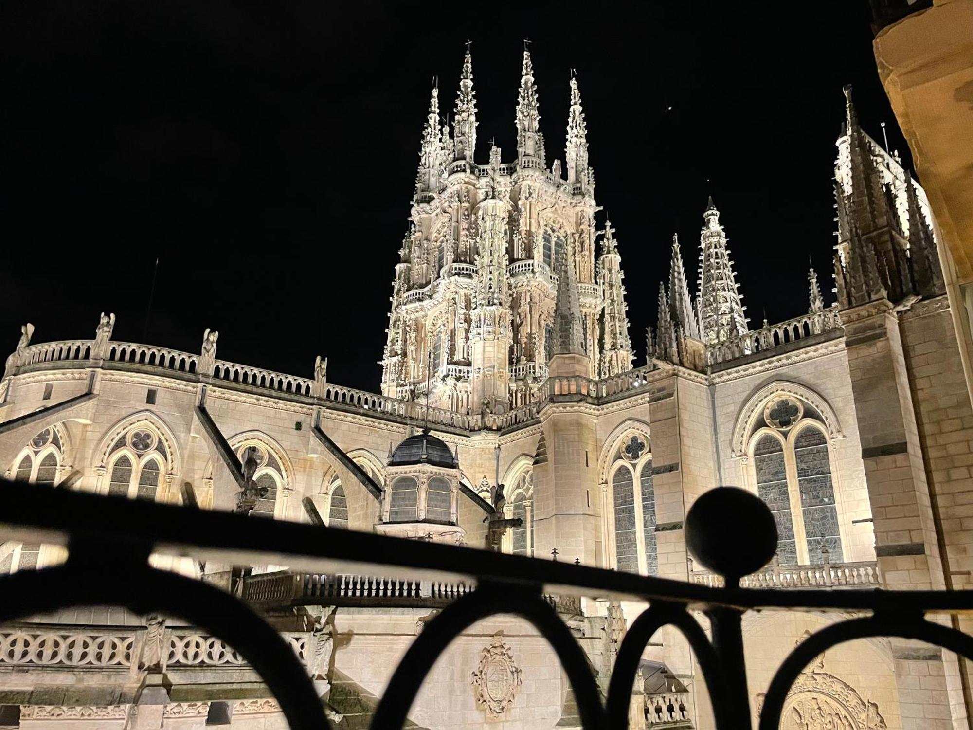 Contemplando La Catedral By Exclusive Burgos Apartments Buitenkant foto