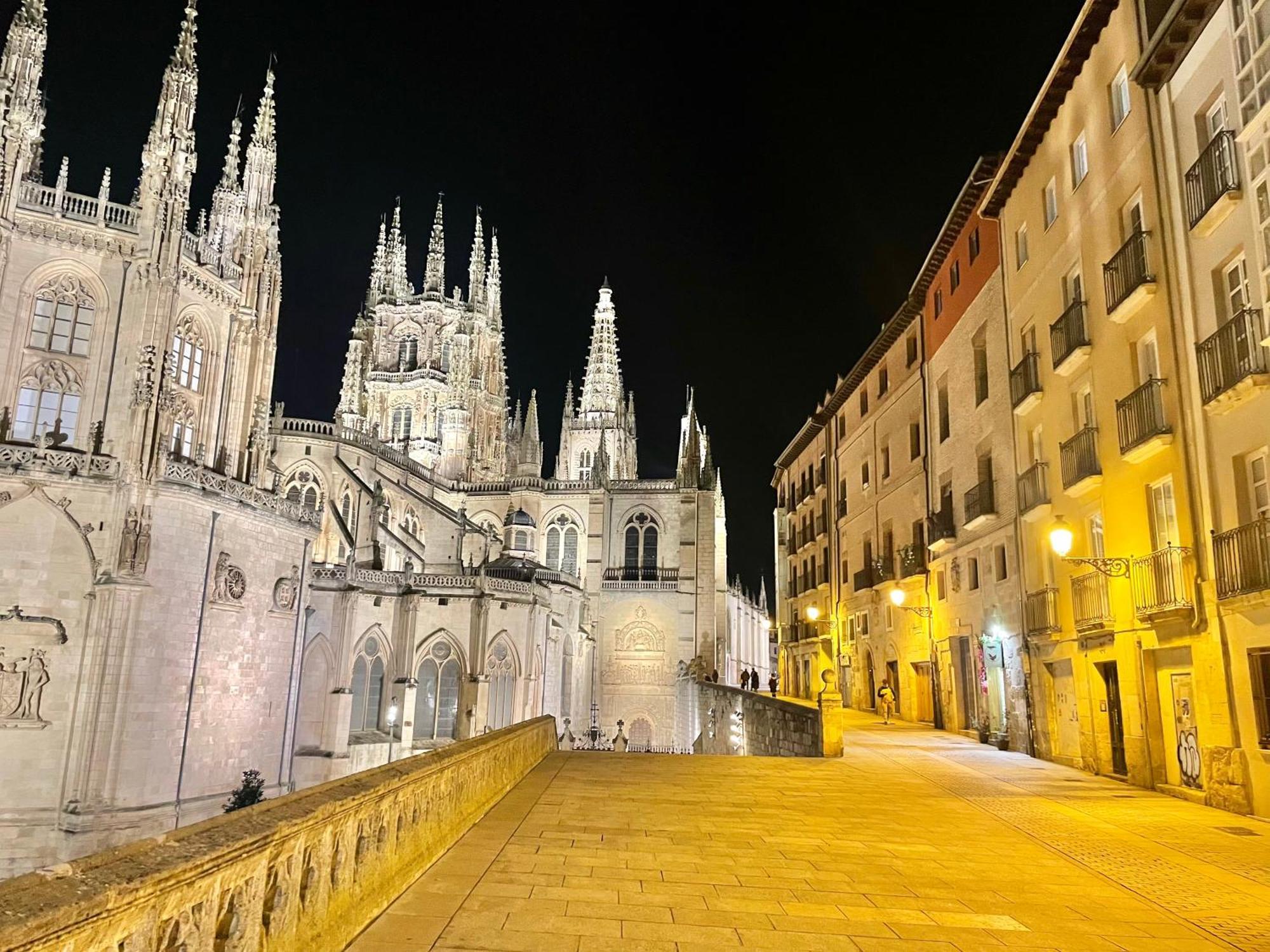 Contemplando La Catedral By Exclusive Burgos Apartments Buitenkant foto